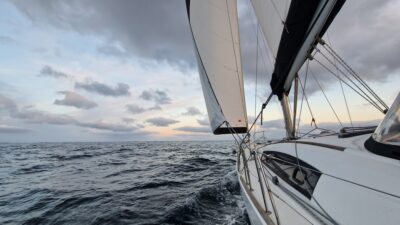 Oceanis 43 - Leva